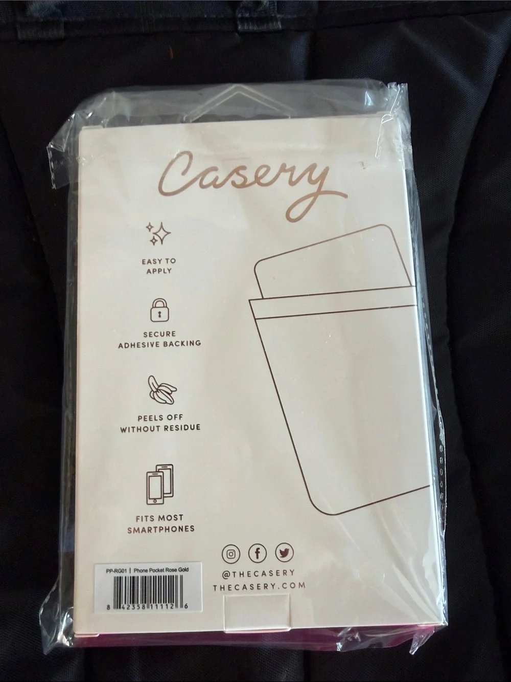 Casery sleek off